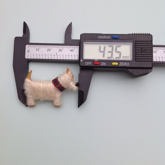 Artisan Brooch Scottish Shetland Wool, Tartan Plaid + Wood Scottie Terrier Dog - Picture 13 of 13